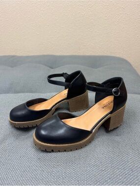 Brand New Arizona Prairie Round Toe Mary Janes sz 8